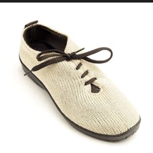 Arcopedico LS Women's Lace Up Shocks Beige Vegan Knit Size 39 (8US) NEW